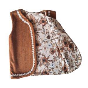 Giletje velours warm camel - bloem beige maat 98/104