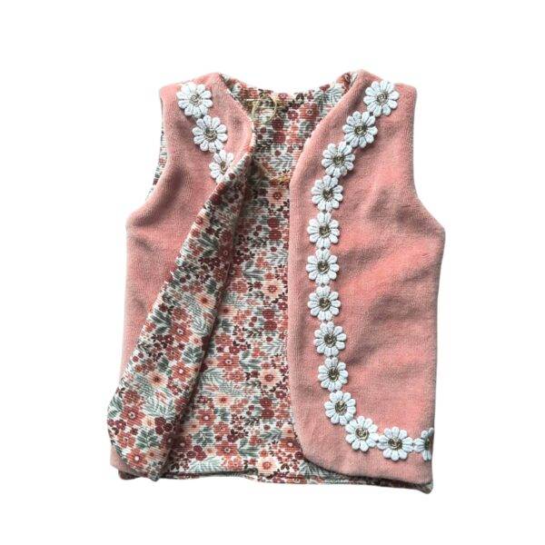 Giletje velours lichtroze - ribstof bloemen maat 62/68